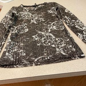 BKE for Buckle floral sheer fitted top size M